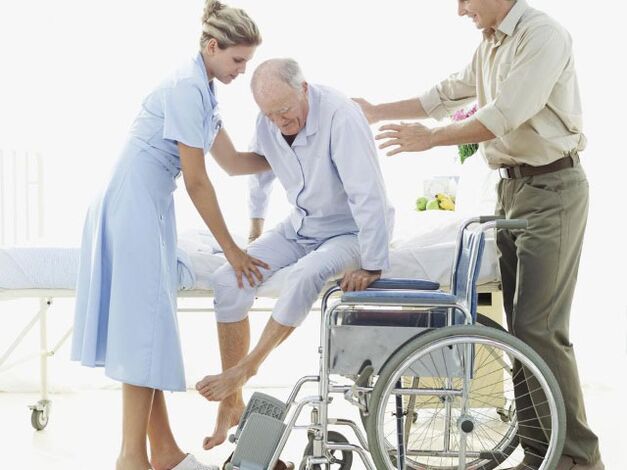 El paciente no puede moverse de forma independiente sin un dispositivo especial. 
